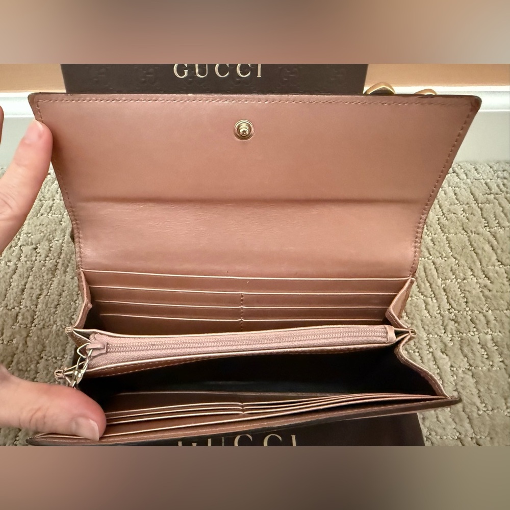 SOLD
Gucci Authentic Micro GG Gucciisma Candy Shine Wallet - Picture 7 of 16